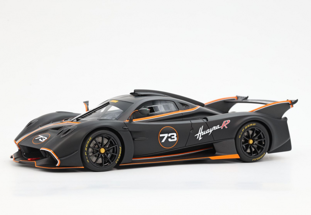 Pagani Huayra R #73 Racing 2021 Matt Black Carbon (vitrinnel) - BBRModels